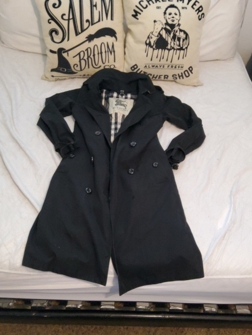 Authentic Burberry Trench Coat Size 12 - Fits Like XS-S